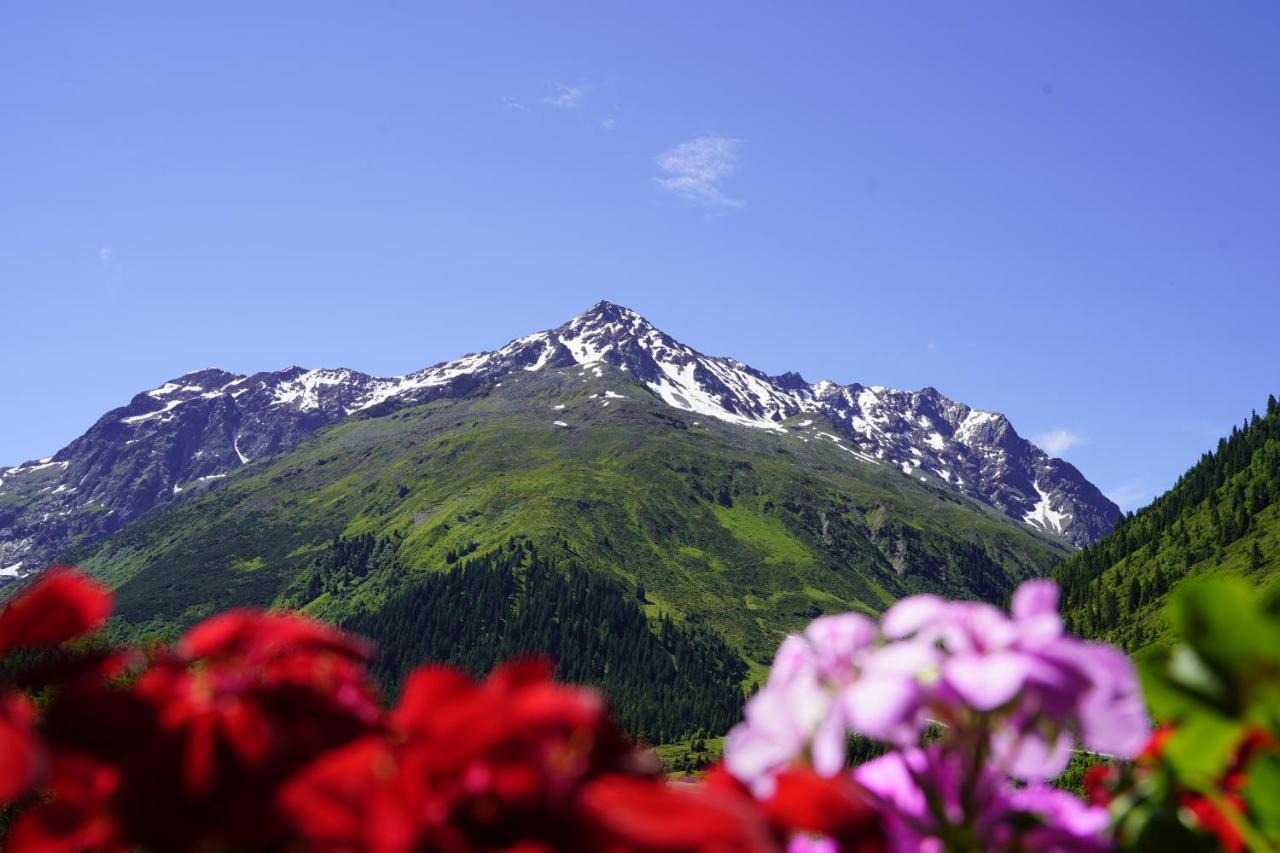 Hotel Mittagskogel Pitztal Sankt Leonhard im Pitztal Esterno foto