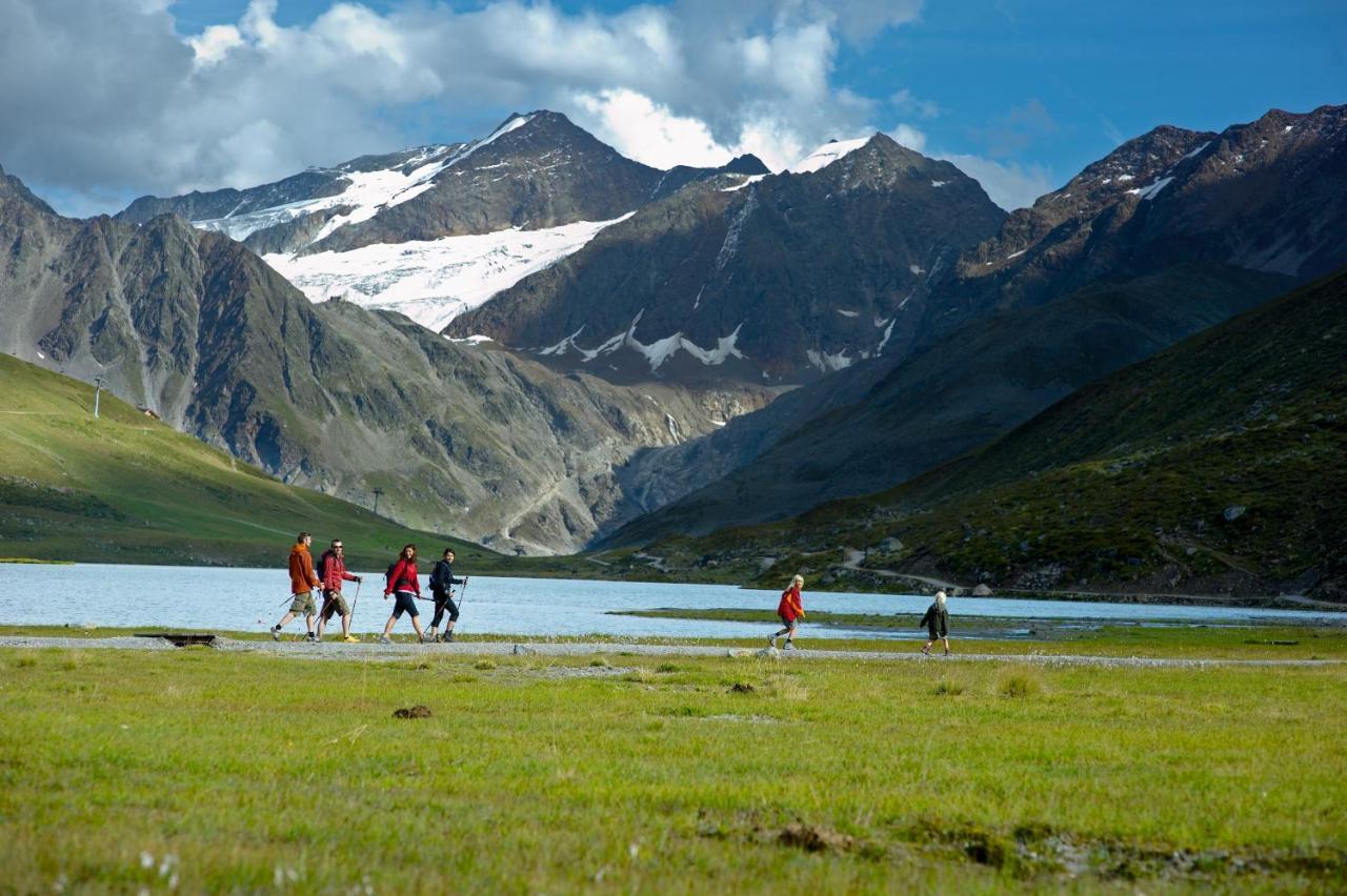 Hotel Mittagskogel Pitztal Sankt Leonhard im Pitztal Esterno foto