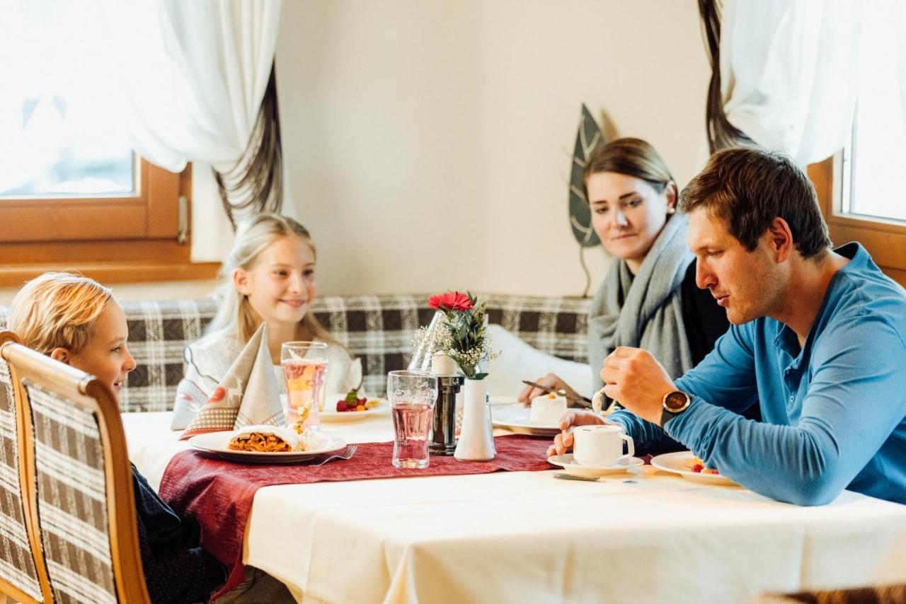 Hotel Mittagskogel Pitztal Sankt Leonhard im Pitztal Esterno foto