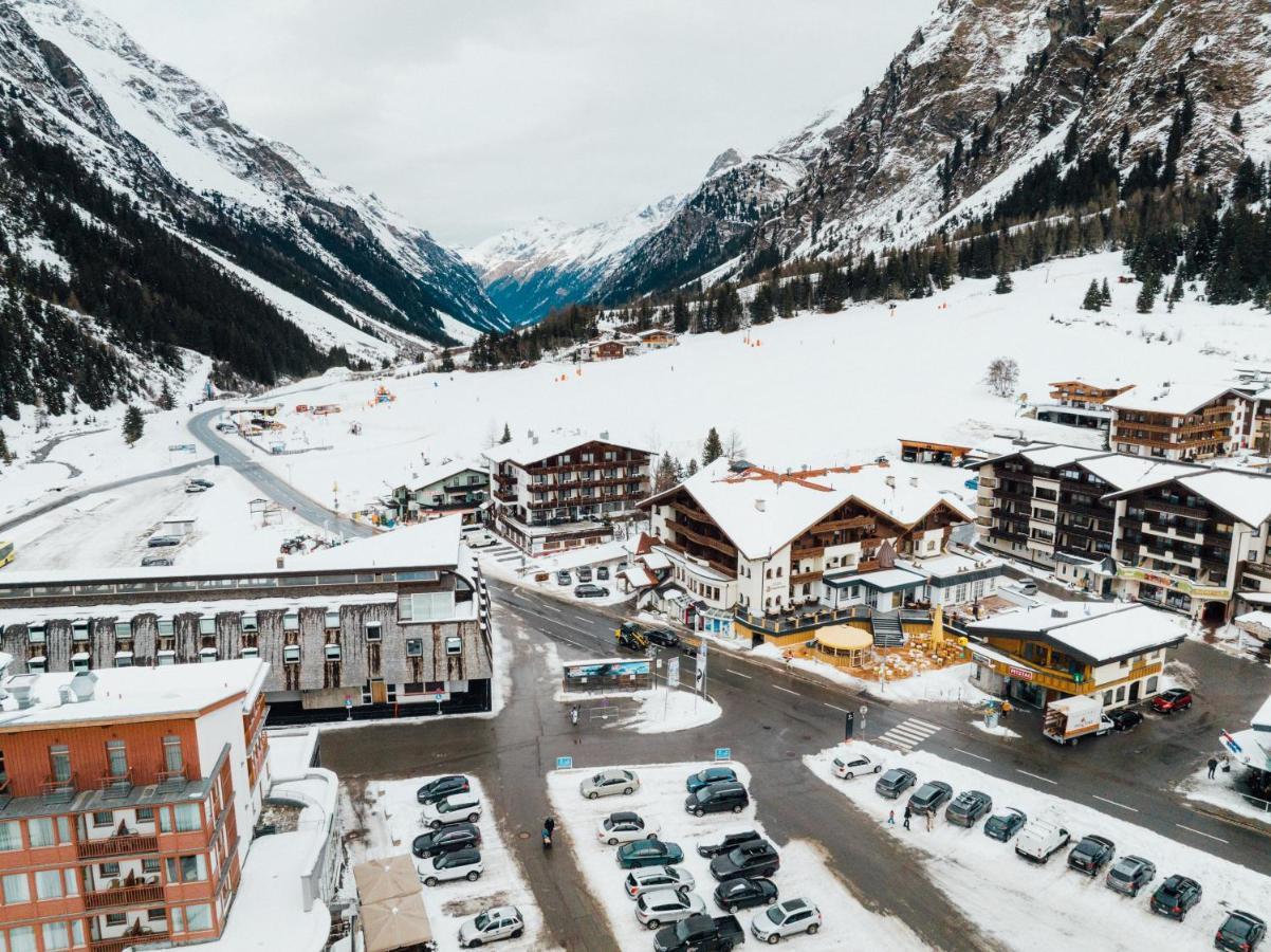 Hotel Mittagskogel Pitztal Sankt Leonhard im Pitztal Esterno foto