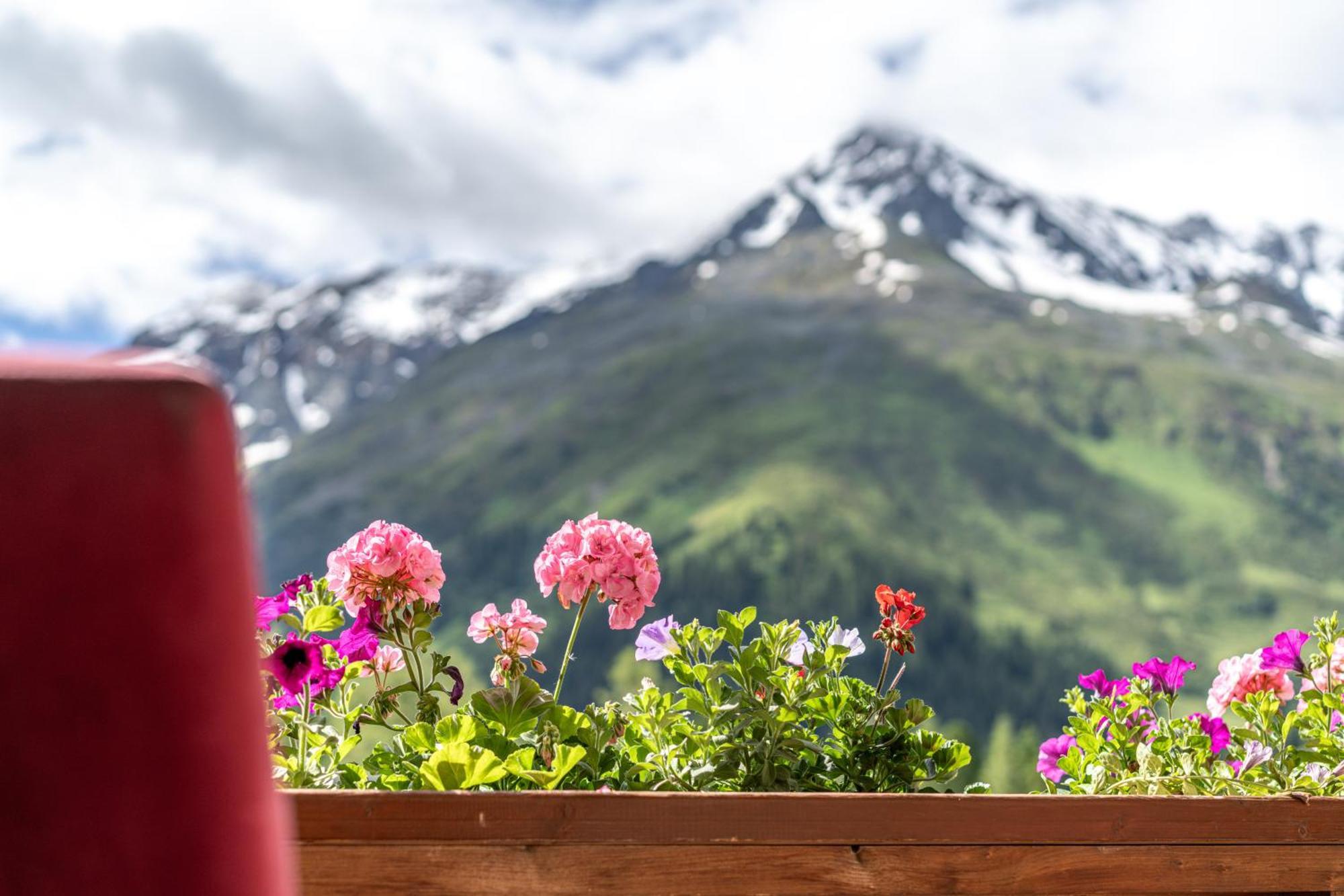 Hotel Mittagskogel Pitztal Sankt Leonhard im Pitztal Esterno foto