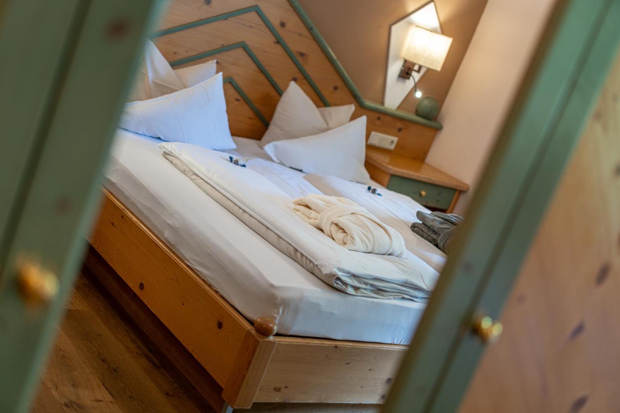 Hotel Mittagskogel Pitztal Sankt Leonhard im Pitztal Esterno foto